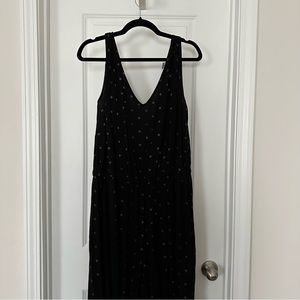 Women’s sleeveless jumpsuit with pockets